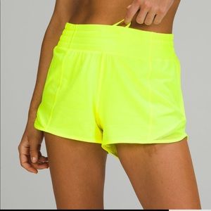 Hotty Hot High-Rise short 2.5” highlight yellow